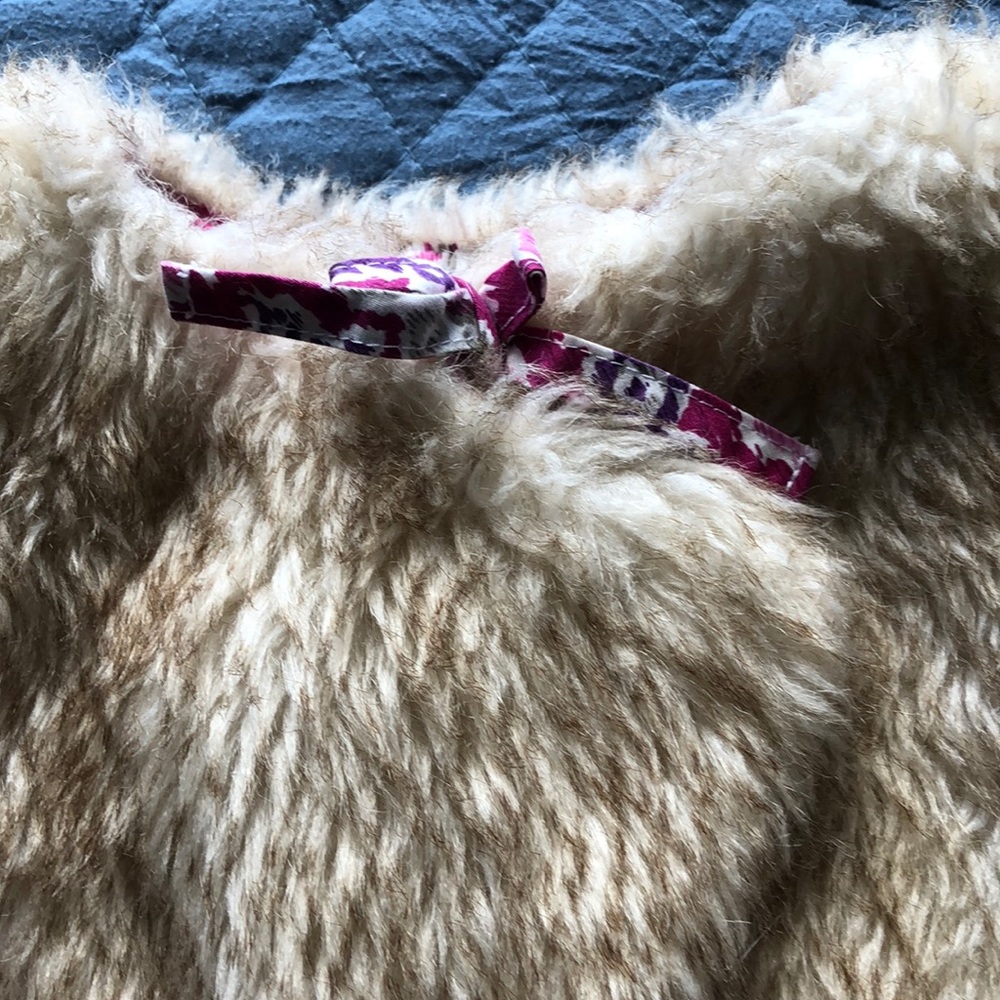 ❤️3X20 TORI SPELLING FURRY REVERSIBLE VEST | 3 - Picture 3 of 8